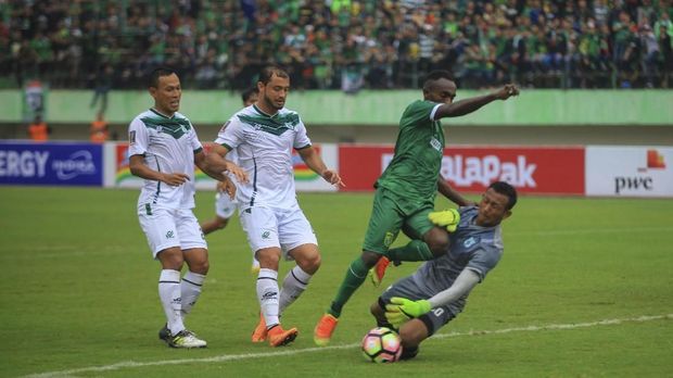 Penjaga gawang PSMS Medan, Abdul Rohim, mencuri perhatian dalam penyelenggaraan Piala Presiden 2018.