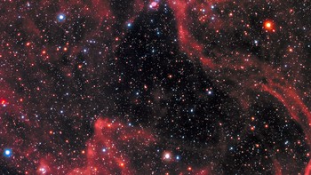 Sesuai namanya, Galaksi Supernova 1987A ditemukan pada 23 Februari 1987 saat cahayanya menjangkau Bumi untuk pertama kalinya. Foto: NASA