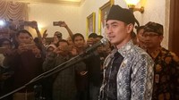 Saya hormati keputusan KPK, saya juga akan mematuhi dan mengikuti seluruh proses hukum di KPK, kata Zumi Zola ketika menggelar konferensi pers di rumah dinasnya di kawasan Ancol, Jambi, Sabtu (3/2/2018). (Raja Adil/detikcom)