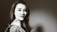 Dia anak kedua dari pernikahan Adjie Massaid dan Reza Artamevia. Foto: Instagram/aaliyahmassaid