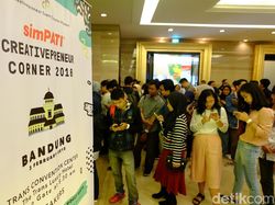 Keseruan Creativepreneur Corner 2018 di Tiga Kota