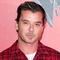 Gavin merupakan pentolan dari band asal Inggris Bush. Pakai kaus atau kemeja flanel dan celana jeans sudah menjadi seragam wajibnya.  Foto: dok. Getty Images