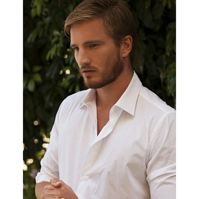 Dilansir Spoutart, setelah lulus dari keuangan matematika, Robert memutuskan bahwa ia lebih suka mengajar matematika daripada bekerja di sektor keuangan. Foto: dok. Instagram