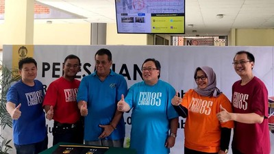 Kepala Bappenas Wakili FEB UI 1985 Beri Sumbangan Ruang