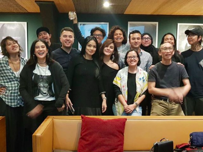 Reuni Geng Ada Apa dengan Cinta Disambut Riuh Desakan Pembuatan Film ke-3 Reuni Geng Ada Apa dengan Cinta Disambut Riuh Desakan Pembuatan Film ke-3