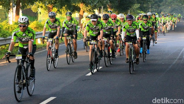 Pegowes GFNY Ngos-ngosan di Tanjakan Bangbang, Dihibur View Danau Batur