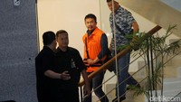 Bupati Jombang Nyono Suharli Wihandoko mengaku akan mundur dari jabatan sebagai Ketua DPD Golkar Jawa Timur, Selain itu, Nyono mengaku akan mundur pula dari posisi Bupati Jombang.