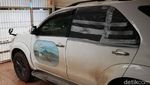 Hebat! Kakek Nenek Taklukkan Eropa dengan Mobil Pelat B