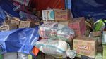 Foto: Sumbangan Pakaian untuk Korban Kebakaran Taman Sari Dibuang