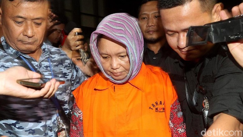 Plt Kadinkes Jombang Nonaktif Mengaku Hanya Jalankan Perintah Plt Kadinkes Jombang Nonaktif Mengaku Hanya Jalankan Perintah