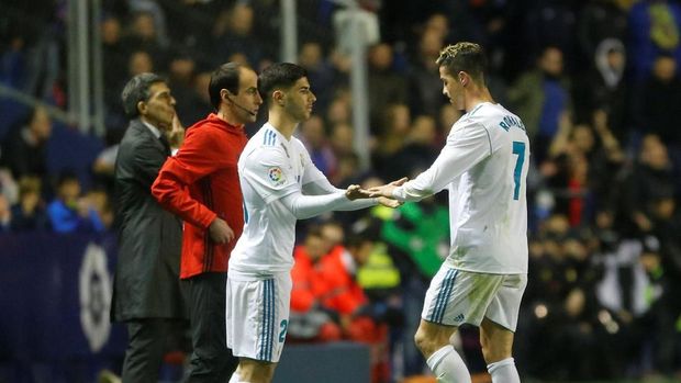 Cristiano Ronaldo digantikan Marco Asensio pada menit ke-82. (