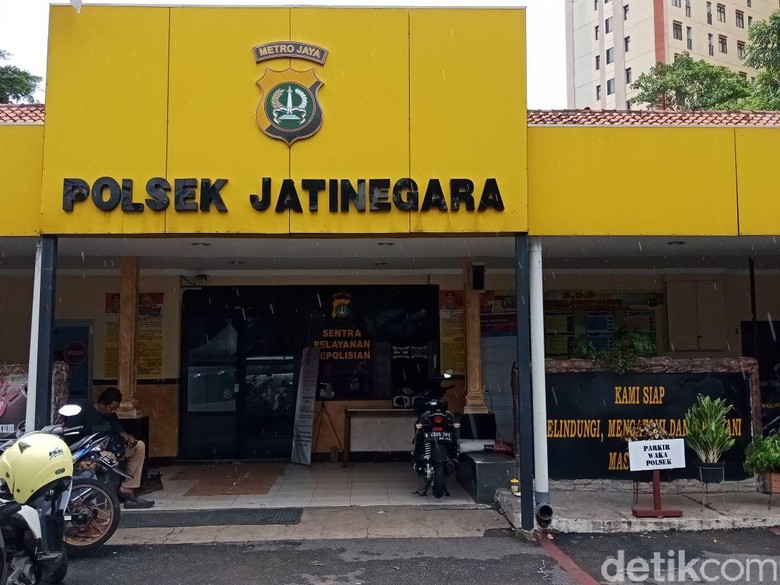 Polisi Masih Periksa 5 Orang Terkait Crane Ambruk di Jatinegara Polisi Masih Periksa 5 Orang Terkait Crane Ambruk di Jatinegara
