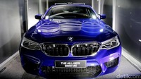 BMW M5 menjadi mobil terbaik dunia di kategori World Performance Car atau mobil dengan performa tinggi terbaik. Foto: Rangga Rahadiansyah