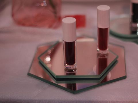 Sambut Valentine, Eva Celia Berkolaborasi Buat Koleksi Baju Hingga Lip Stain