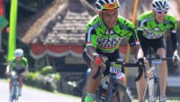 Tikungan menuju Jl By Pass Ngurah Rai menjadi jalur datar dan lurus terakhir sebelum garis finish di Sanur, Denpasar, Bali. Ketika detikSport tiba di garis finis pada pukul 11.00 WITa, jumlah peserta yang berhasil menyelesaikan komopetisi ini telah mencapai lebih dari 120 orang.
