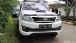 Hebat! Kakek Nenek Taklukkan Eropa dengan Mobil Pelat B