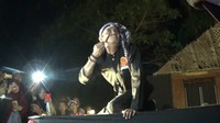 Selain itu, penampilan debus berupa Maggirik, dan adu tikam dalam satu sarung menjadi tontonan yang menarik bagi para masyrakat yang hadir dalam gelaran acara yang bernuansa lampau ini.  