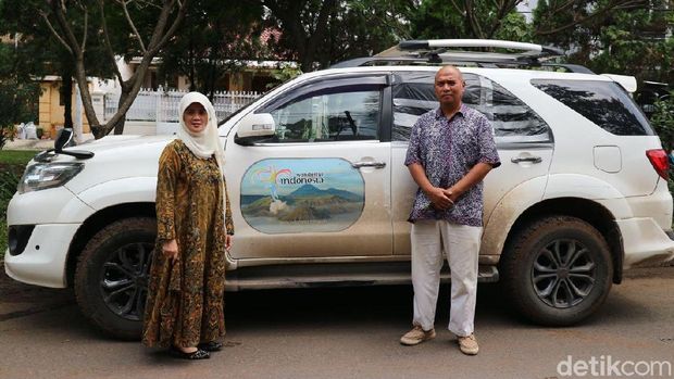 Pasangan Teddy dan Yana yang keliling Eropa dengan Fortuner