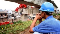 PT Hutama Karya (HK) sebagai pelaksana proyek menegaskan bertanggung jawab atas jatuhnya korban jiwa tersebut.