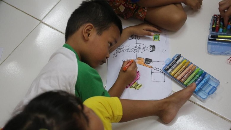 Literasi Pensil Warna Literasi Pensil Warna
