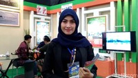 Wanita asal Bekasi ini bernama Sheila. Selain SPG ia juga pernah menjadi brand ambassador untuk Uber Indonesia.
