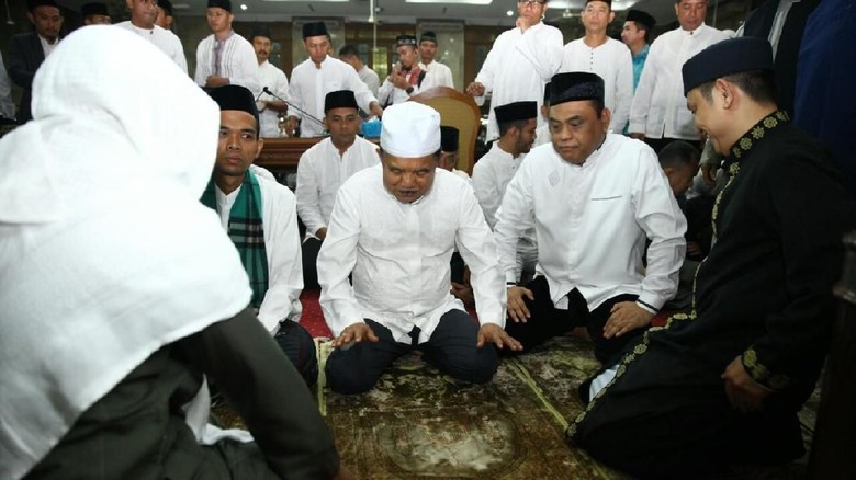 Wapres Jusuf Kalla Tegaskan Tak Ada Kriminalisasi Ulama Wapres Jusuf Kalla Tegaskan Tak Ada Kriminalisasi Ulama