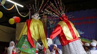 Tak lupa, ada juga tarian Ondel-Ondel yang turut memeriahkan berlangsungnya acara tersebut.