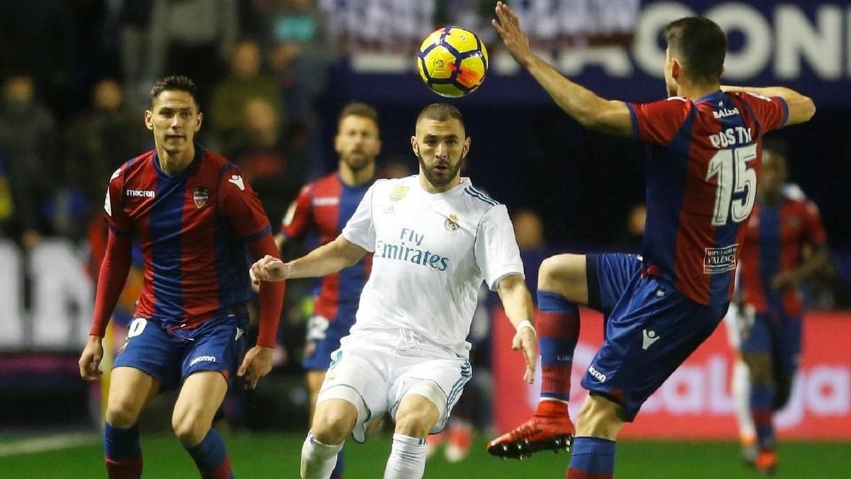Real Madrid diimbangi Levante 2-2 (Foto: Heino Kalis/Reuters)