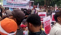 Ketua Federasi Serikat Nelayan Nusantara (FSNN), Sutrisno menyesalkan upaya penggunaan cantrang atau trawl kembali mengemuka di ruang publik meski sudah dilarang oleh Peraturan Menteri Kelautan dan Perikanan. Pool/KKP.