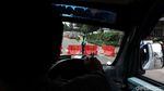 Angkot dan TransJ Berbagi Penumpang di Tanah Abang