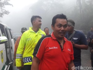 Cerita Sopir Angkot yang Lolos dari Maut Saat Longsor Puncak