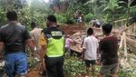 Penampakan Longsor di Rel KA Cigombong Bogor Timpa Rumah Warga