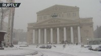 Beberapa orang di media sosial merasa senang dengan kejadian ini. Mereka merasa inilah ‘musim dingin di Rusia yang sebenarnya’. Suhu di Moskow disebutkan sekitar minus 12 derajat celcius. (Foto: Dok. Ruptly via RT)