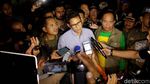 Aksi Sandiaga Tinjau Lokasi Banjir di Kampung Arus