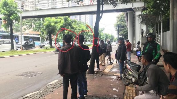  Mereka memiliki peran dengan posisi masing-masing dalam melakukan aksinya itu.