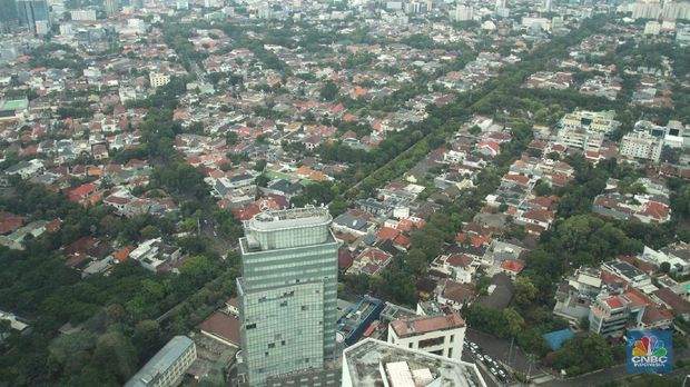 Suasana gedung bertingkat di Jakarta, Senin (5/2/2018). Tahun ini, bank Indonesia memperkirakan ekonomi akan tumbuh lebih baik dibandingkan dari tahun lalu di kisaran 5,1 hingga 5,5 persen seiring membaiknya perekonomian global. (CNBC Indonesia/ Andrean Kristianto)