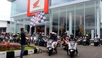 Gelaran Honda PCX Vacation dimulai sejak 23 Desember 2017 lalu di kota Medan, Bandung, Yogyakarta, Semarang, Surabaya, Jakarta, Denpasar, Banjarmasin dan diakhiri di kota Makassar pada 3 Februari 2018. Pool/AHM.