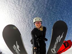 Mengintip Aksi Atlet Seksi Bintang Iklan GoPro