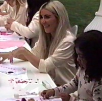 Baby shower serba pink dan bertema pajamas party itu dihadiri keluarga dan teman-teman terdekatnya. Foto: istimewa