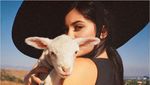 5 Foto Cara Kylie Jenner Tutupi Kehamilan Selama 9 Bulan