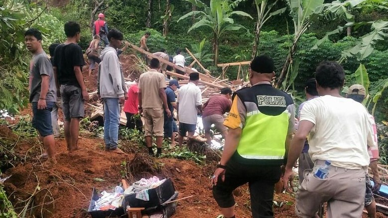 1 Korban Longsor di Cijeruk Ditemukan Meninggal Dunia