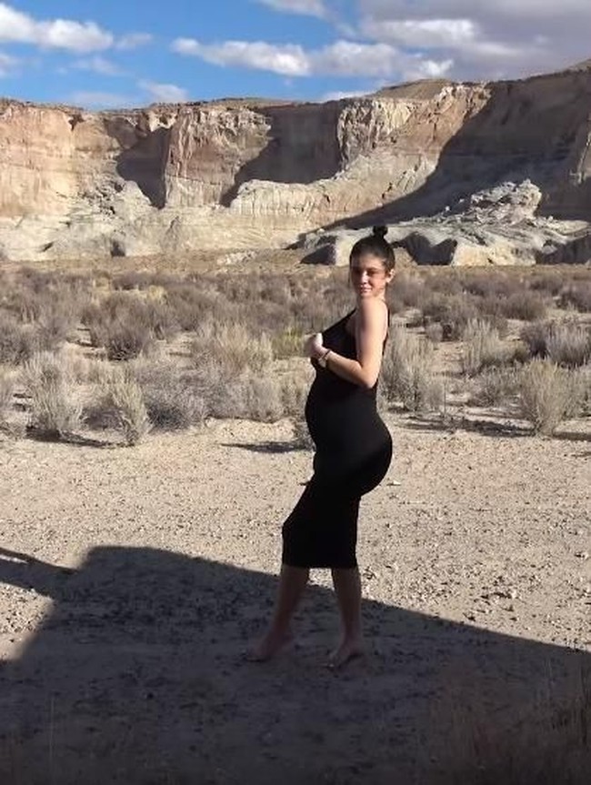 Lewat Instagramnya, Kylie mengaku telah melahirkan pada 1 Februari kemarin. Ia menyembunyikan kehamilannya untuk menghindari stres.  Foto: Dok. Youtube/Kylie Jenner