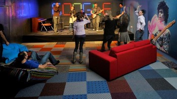 Bisa juga ngeband buat yang hobi. Foto: google