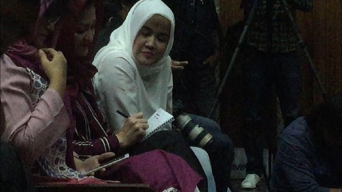 Ny Deisti Tulis Catatan Saat Sidang Novanto