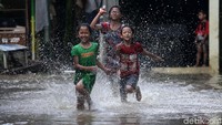 Genangan air itu mencapai 40 cm.