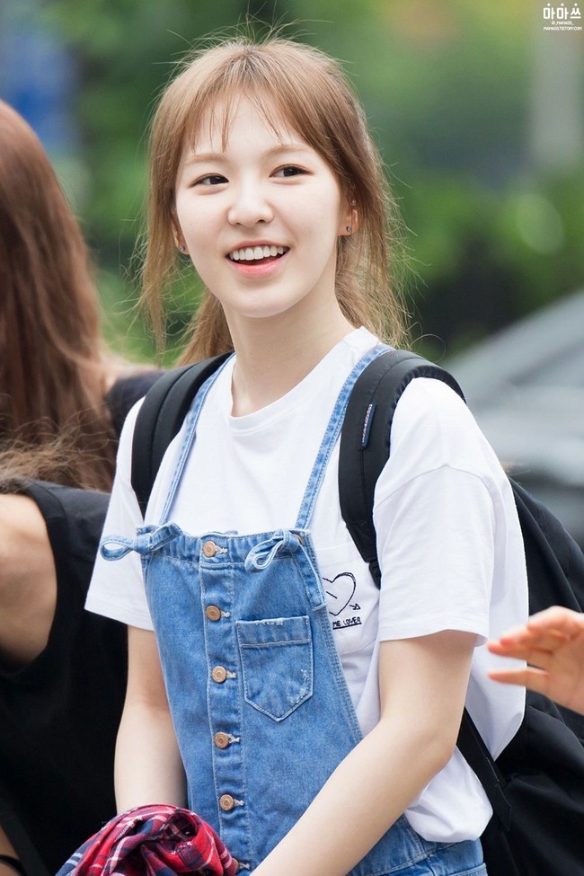 Media Dispatch memuji penampilan Wendy Red Velvet sebagai idol tercantik dengan wajah tanpa riasan. Foto: Istimewa