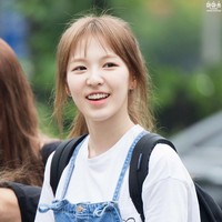 Media Dispatch memuji penampilan Wendy Red Velvet sebagai idol tercantik dengan wajah tanpa riasan. Foto: Istimewa
