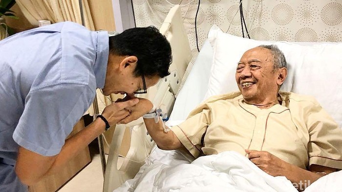 Jenguk Gus Sholah di RSPON, Sandiaga: Kesehatan Beliau Mulai membaik