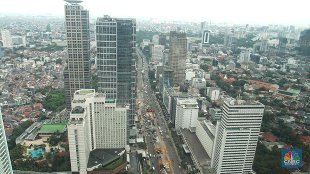 pertumbuhan ekonomi Suasana gedung bertingkat di Jakarta, Senin (5/2/2018). Tahun ini, bank Indonesia memperkirakan ekonomi akan tumbuh lebih baik dibandingkan dari tahun lalu di kisaran 5,1 hingga 5,5 persen seiring membaiknya perekonomian global. (CNBC Indonesia/ Andrean Kristianto)