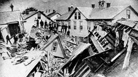 Air mengalir kencang dengan kecepatan 60 km per jam. Bahkan kota dibuat tenggelam, sampai 12 meter ketinggian airnya (Johnstown Flood Museum)